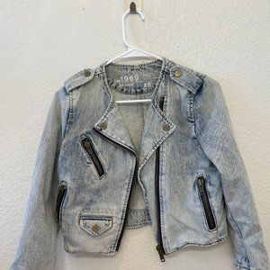 Gap Cropped Denim Moto Jacket - Light Wash // Size XS